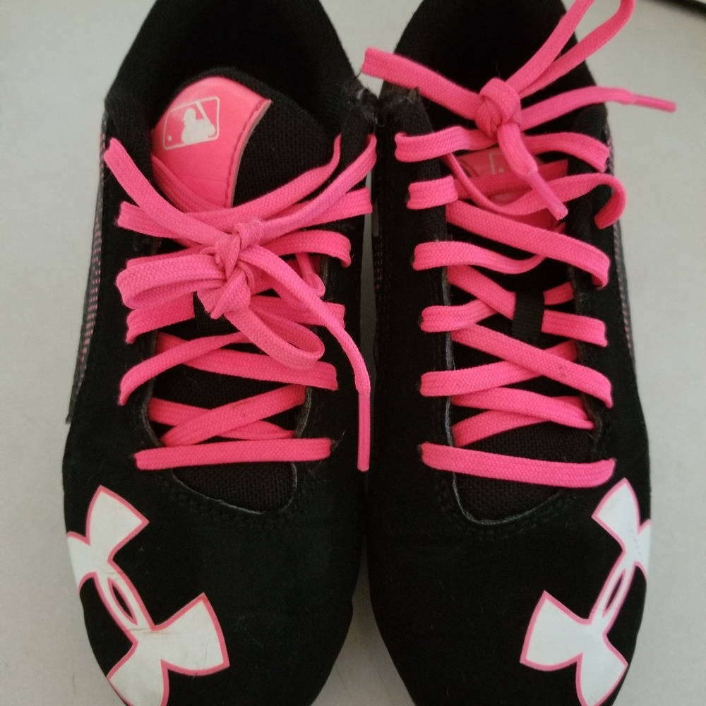 Girls Under Armour Softball Cleats 1